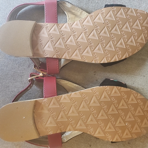 Shoes - Picture 3 of 3